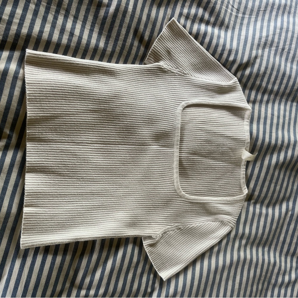 Mahina cream color crop top size M